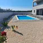 Vila Mare *