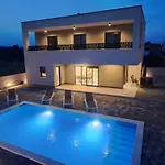 Vila Mare