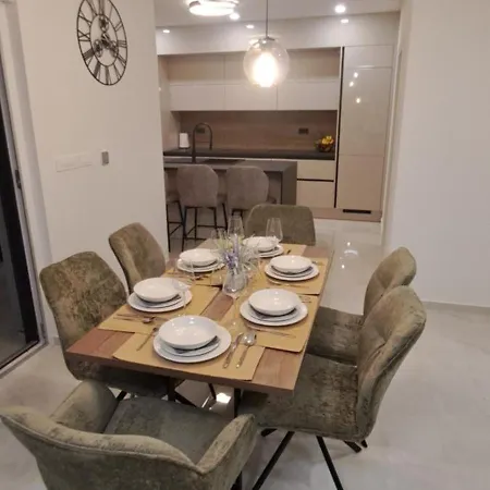 Mare Villa Pirovac