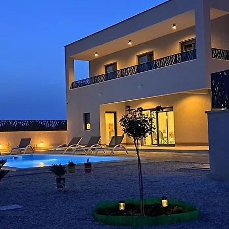 Mare Villa