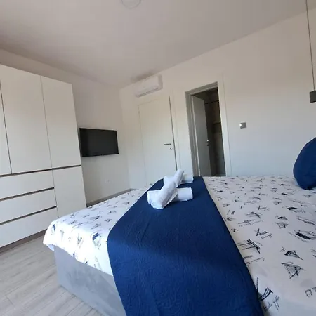 Mare Villa Pirovac