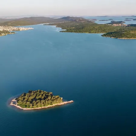 Mare Villa Pirovac